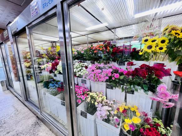 「フラワーショップ　四季」　（沖縄県名護市）の花屋店舗写真4